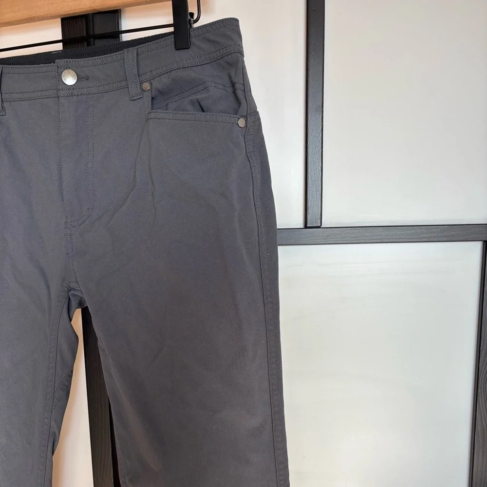 Western Rise men’s gray‎ pants. Size 33